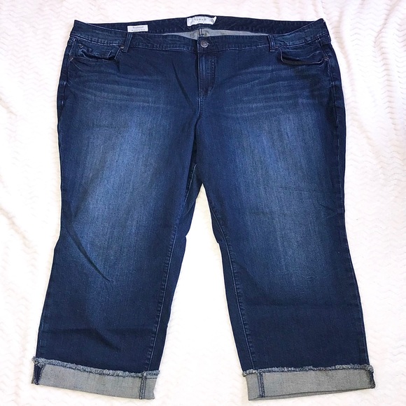 torrid Denim - Torrid Boyfriend Fit Frayed Hem Denim Crops